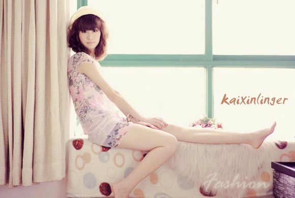 Photoshop给室内美女图片加上淡淡的韩系色调