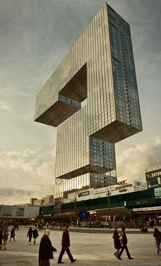 PS合成造就的空间错乱艺术照