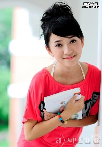 PS图片合成教程:清新靓丽数码写真美女照片_aiyiweb